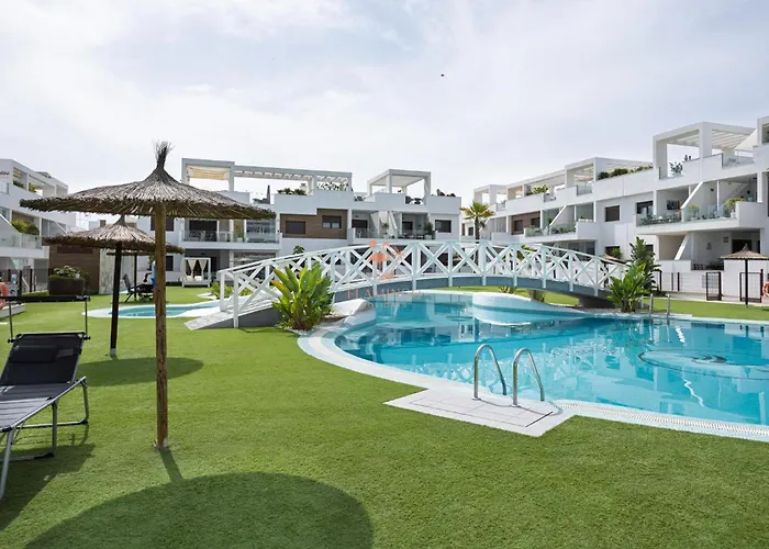 Laguna Met Prive Zwembad & Jacuzzi